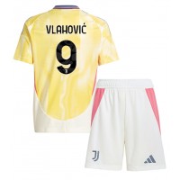 Camiseta Juventus Dusan Vlahovic #9 Segunda Equipación Replica 2024-25 para niños mangas cortas (+ Pantalones cortos)